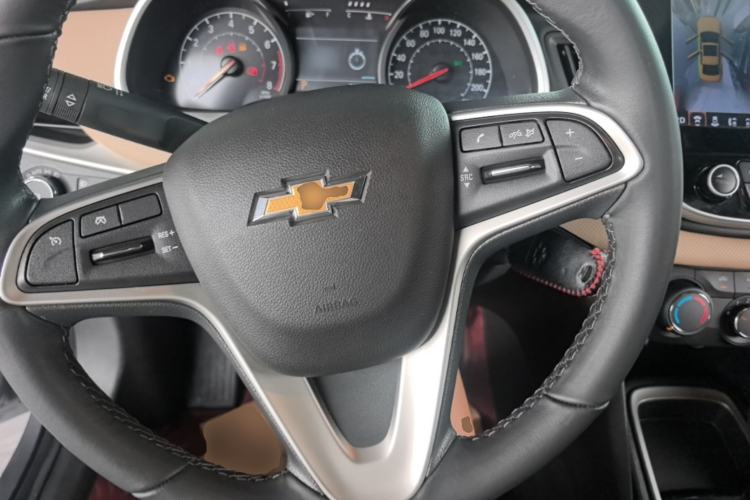 Used Chevrolet Monza 2022 320 Automatic Enjoyment Sunroof Version Steering Wheel