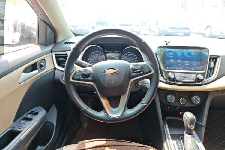 Used Chevrolet Monza 2022 320 Automatic Enjoyment Sunroof Version Steering Wheel