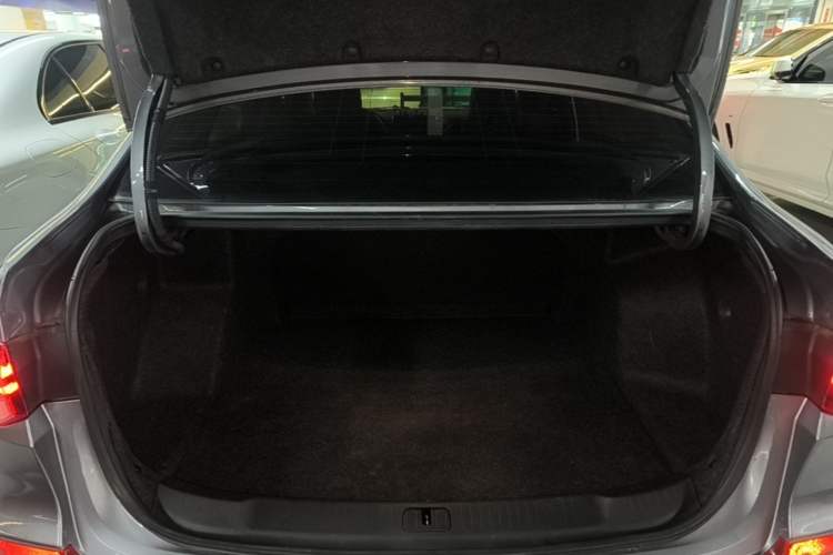 Used Chevrolet Monza 2022 320 Automatic Enjoyment Sunroof Version Trunk