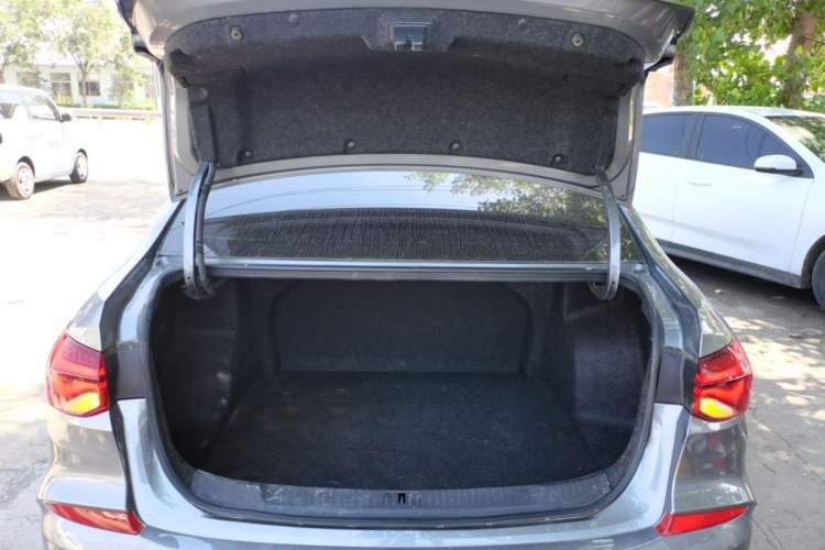 Used Chevrolet Monza 2022 320 Automatic Enjoyment Edition Trunk