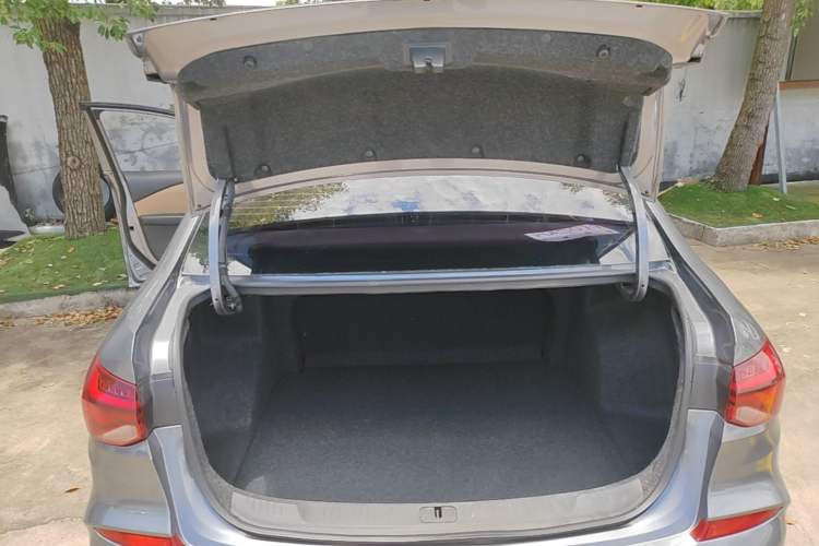 Used Chevrolet Monza 2022 320 Automatic Enjoyment Edition Trunk
