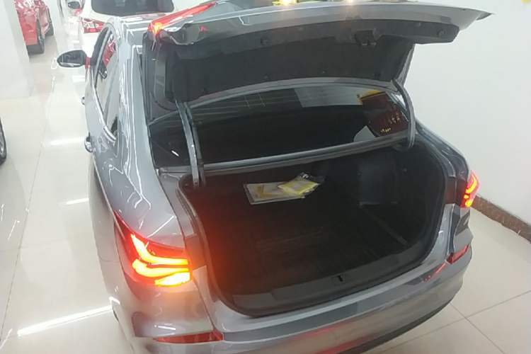 Used Chevrolet Monza 2022 320 Automatic Enjoyment Edition Trunk