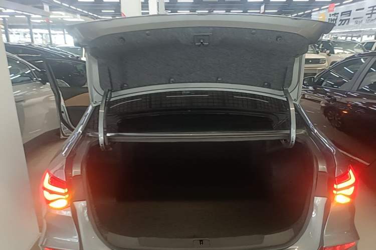 Used Chevrolet Monza 2022 320 Automatic Enjoyment Sunroof Version Trunk