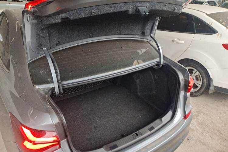 Used Chevrolet Monza 2022 320 Automatic Enjoyment Sunroof Version Trunk