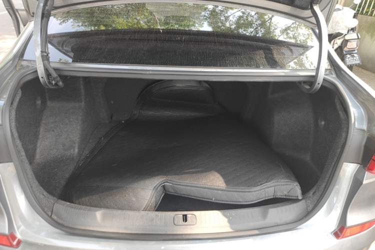 Used Chevrolet Monza 2022 320 Automatic Enjoyment Edition Trunk