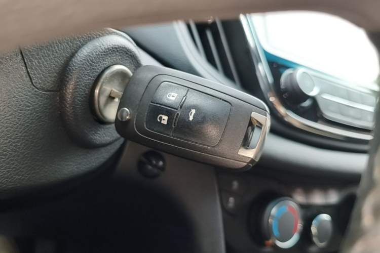 Used Chevrolet Monza 2022 320 Automatic Enjoyment Sunroof Version Vehicle Key