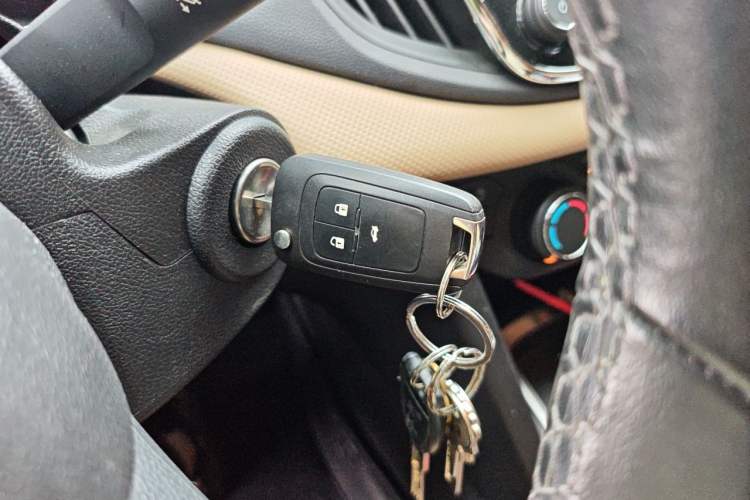 Used Chevrolet Monza 2022 320 Automatic Enjoyment Sunroof Version Vehicle Key