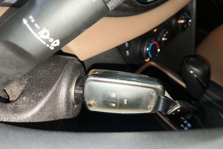 Used Chevrolet Monza 2022 320 Automatic Enjoyment Sunroof Version Vehicle Key