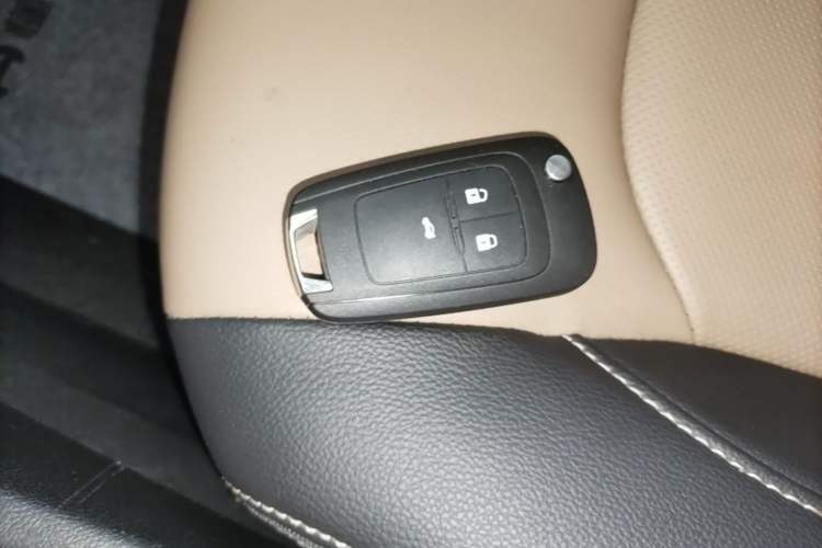 Used Chevrolet Monza 2022 320 Automatic Enjoyment Sunroof Version Vehicle Key
