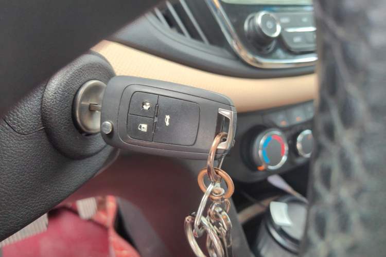 Used Chevrolet Monza 2022 320 Automatic Enjoyment Sunroof Version Vehicle Key
