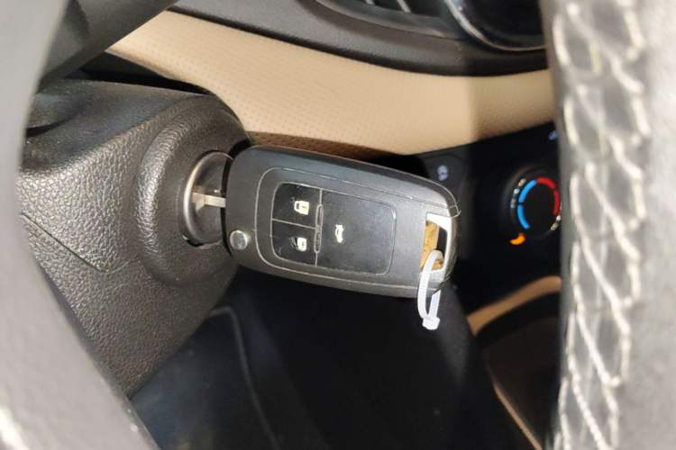 Used Chevrolet Monza 2022 320 Automatic Enjoyment Sunroof Version Vehicle Key
