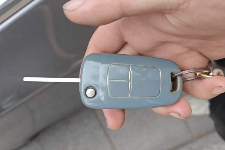 Used Chevrolet Monza 2022 320 Automatic Enjoyment Sunroof Version Vehicle Key