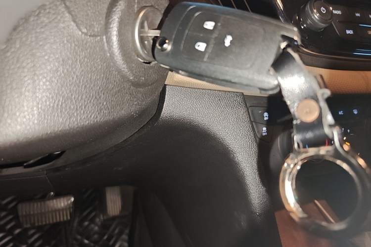 Used Chevrolet Monza 2022 320 Automatic Enjoyment Sunroof Version Vehicle Key