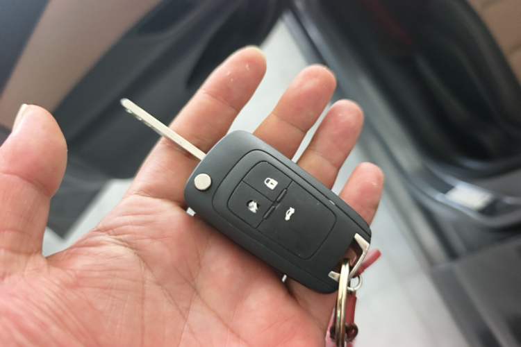 Used Chevrolet Monza 2022 320 Automatic Enjoyment Sunroof Version Vehicle Key