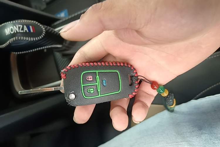 Used Chevrolet Monza 2022 320 Automatic Enjoyment Sunroof Version Vehicle Key