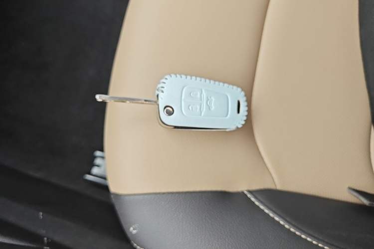 Used Chevrolet Monza 2022 320 Automatic Enjoyment Sunroof Version Vehicle Key