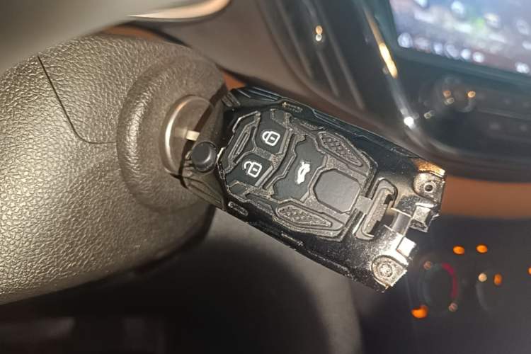 Used Chevrolet Monza 2022 320 Automatic Enjoyment Sunroof Version Vehicle Key