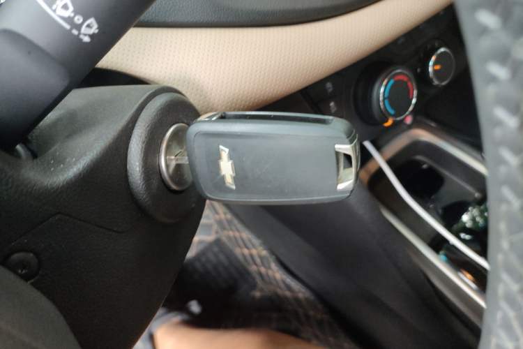Used Chevrolet Monza 2022 320 Automatic Enjoyment Sunroof Version Vehicle Key