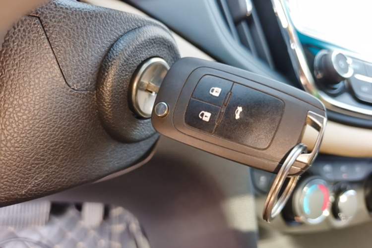 Used Chevrolet Monza 2022 320 Automatic Enjoyment Sunroof Version Vehicle Key