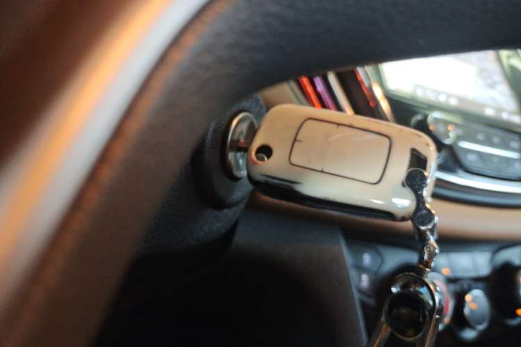 Used Chevrolet Monza 2022 320 Automatic Enjoyment Sunroof Version Vehicle Key