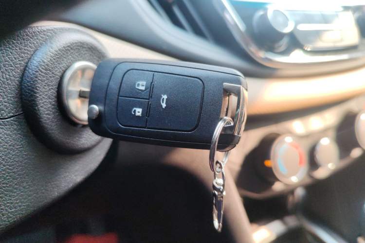 Used Chevrolet Monza 2022 320 Automatic Enjoyment Sunroof Version Vehicle Key
