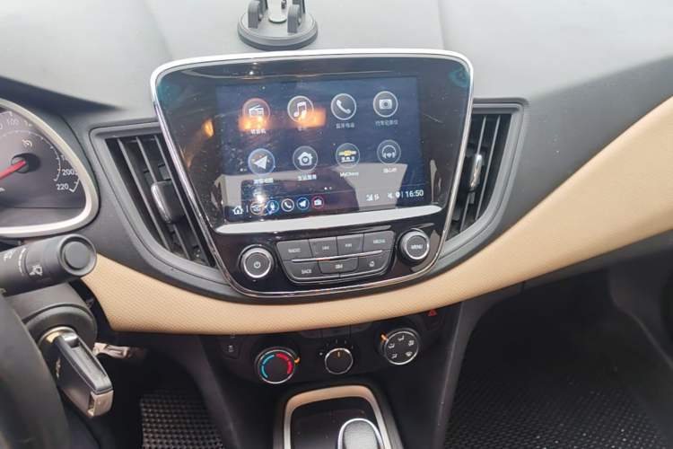 Used Chevrolet Monza 2022 320 Automatic Enjoyment Sunroof Version Audio And AC Panel