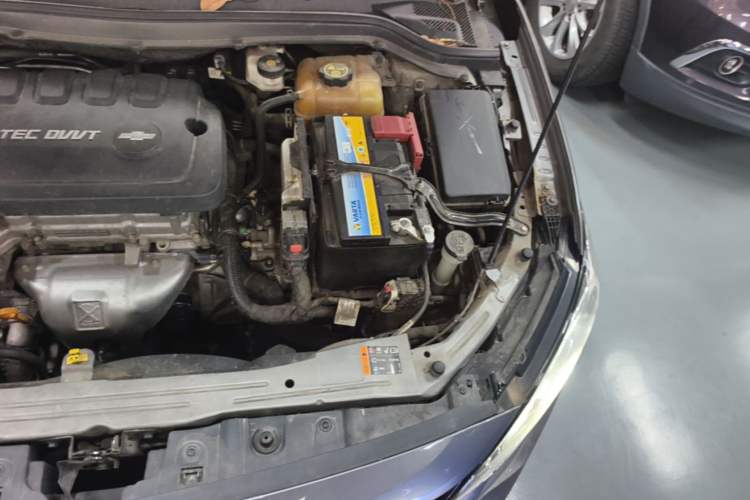 Used Chevrolet Monza 2022 320 Automatic Enjoyment Sunroof Version Engine Bay Left
