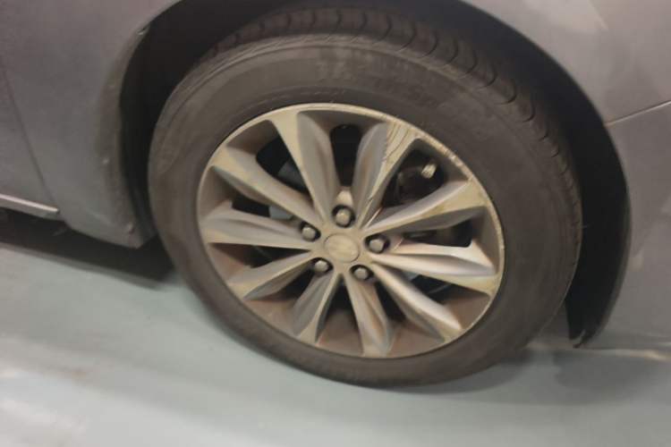 Used Chevrolet Monza 2022 320 Automatic Enjoyment Sunroof Version Right Front Wheel Hub