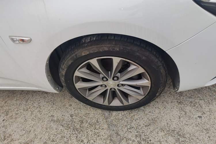 Used Chevrolet Monza 2022 320 Automatic Enjoyment Sunroof Version Right Front Wheel Hub