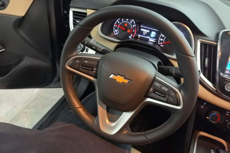 Used Chevrolet Monza 2022 320 Automatic Enjoyment Sunroof Version Steering Wheel