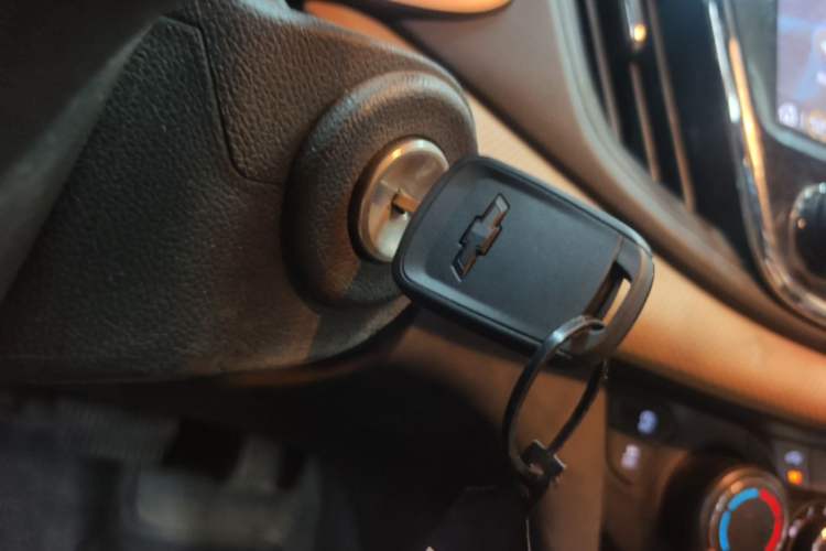 Used Chevrolet Monza 2022 320 Automatic Enjoyment Sunroof Version Vehicle Key