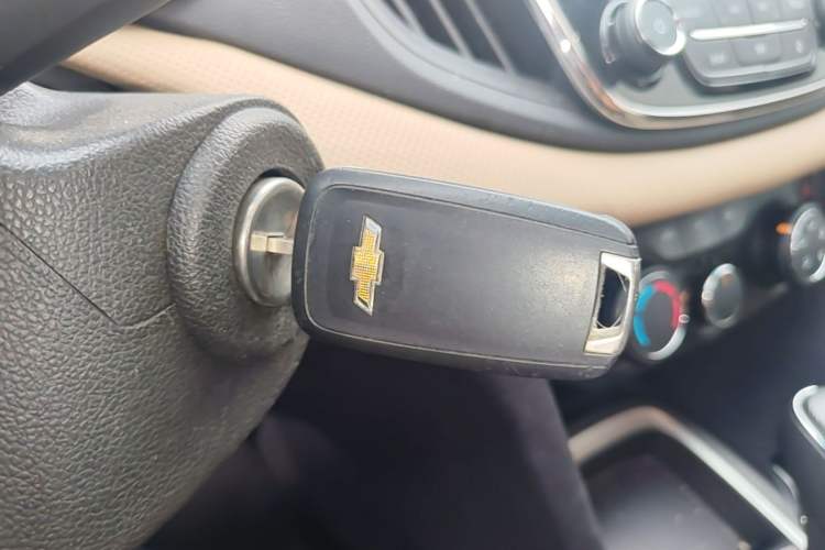 Used Chevrolet Monza 2022 320 Automatic Enjoyment Sunroof Version Vehicle Key