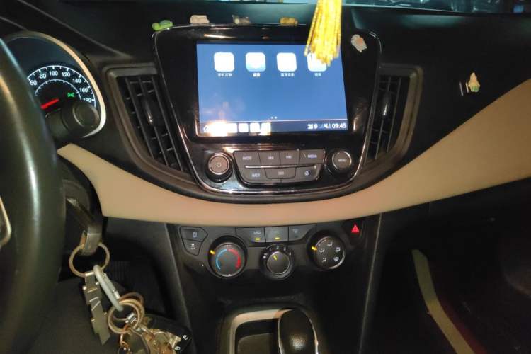 Used Chevrolet Monza 2022 320 Automatic Enjoyment Sunroof Version Audio And AC Panel