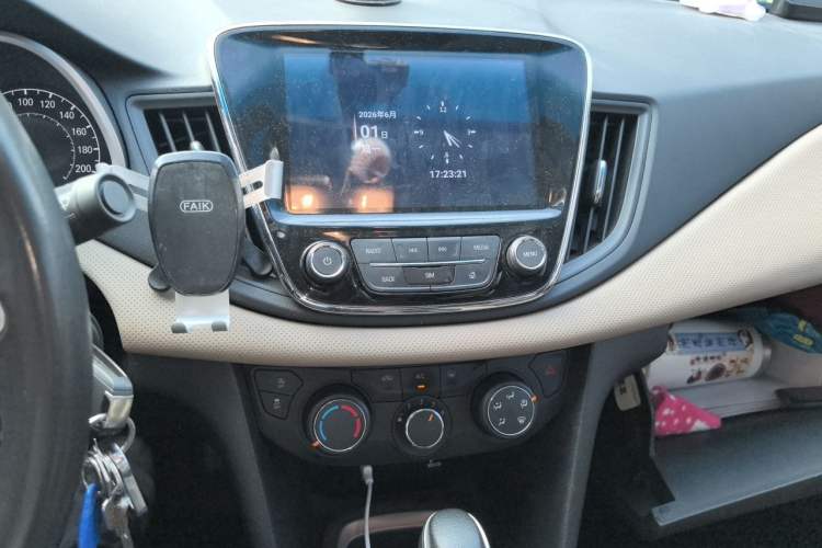 Used Chevrolet Monza 2022 320 Automatic Enjoyment Sunroof Version Audio And AC Panel