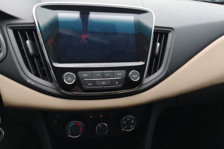 Used Chevrolet Monza 2022 320 Automatic Enjoyment Edition Audio And AC Panel
