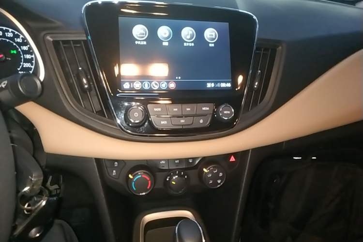 Used Chevrolet Monza 2022 320 Automatic Enjoyment Sunroof Version Audio And AC Panel