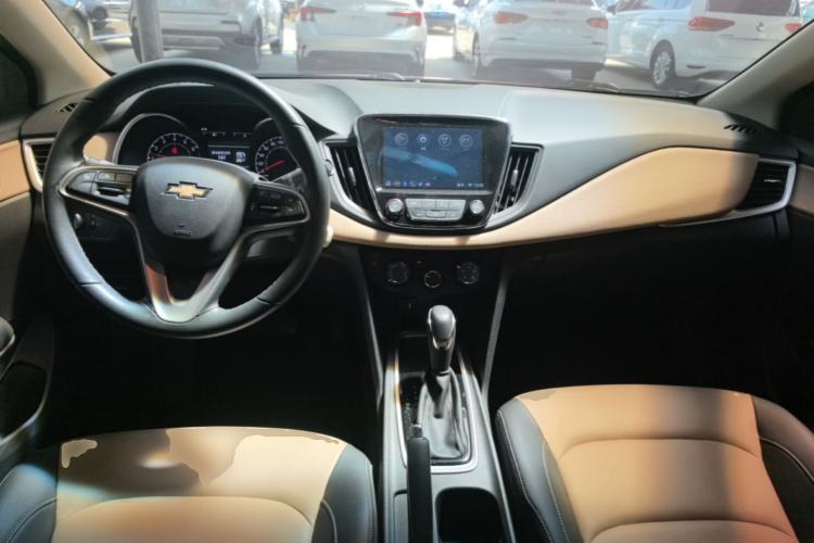 Used Chevrolet Monza 2022 320 Automatic Enjoyment Sunroof Version Center Console
