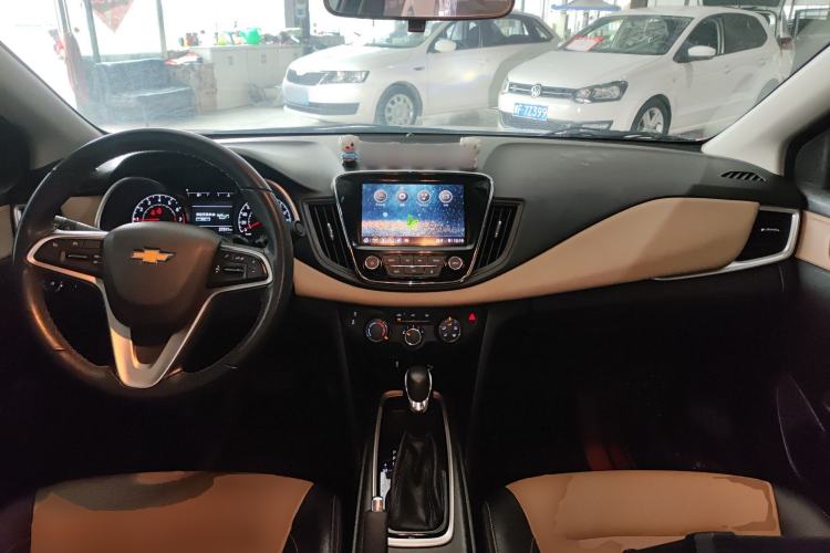 Used Chevrolet Monza 2022 320 Automatic Enjoyment Sunroof Version Center Console