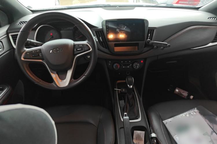 Used Chevrolet Monza 2022 Light Hybrid RS 330T Automatic Comfort Edition Center Console