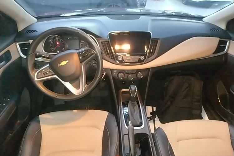 Used Chevrolet Monza 2022 320 Automatic Enjoyment Sunroof Version Center Console