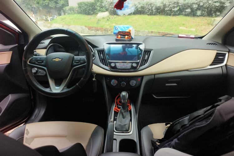 Used Chevrolet Monza 2022 320 Automatic Enjoyment Sunroof Version Center Console
