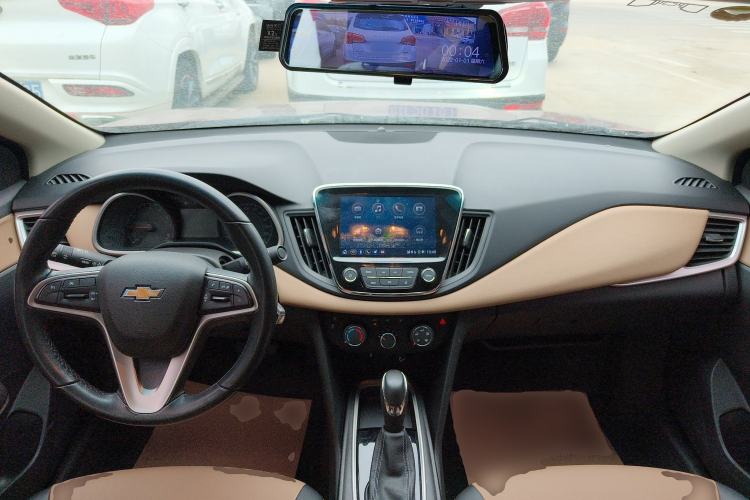 Used Chevrolet Monza 2022 320 Automatic Enjoyment Sunroof Version Center Console
