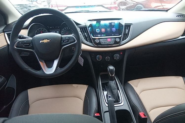 Used Chevrolet Monza 2022 320 Automatic Enjoyment Sunroof Version Center Console