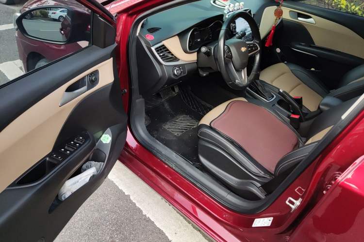 Used Chevrolet Monza 2022 320 Automatic Enjoyment Sunroof Version Driver Seat