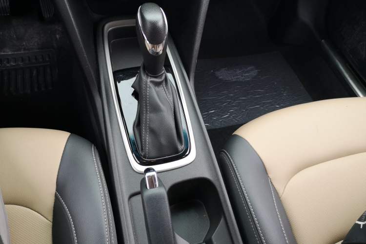 Used Chevrolet Monza 2022 320 Automatic Enjoyment Edition Gear Lever