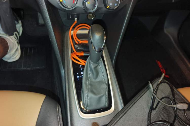 Used Chevrolet Monza 2022 320 Automatic Enjoyment Sunroof Version Gear Lever