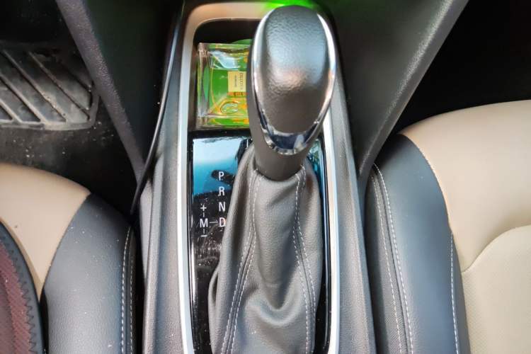 Used Chevrolet Monza 2022 320 Automatic Enjoyment Sunroof Version Gear Lever