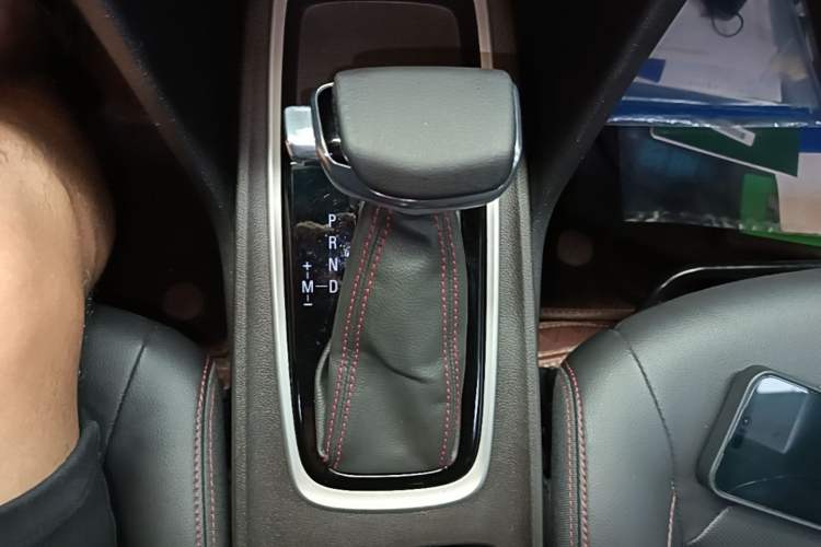 Used Chevrolet Monza 2022 Light Hybrid RS 330T Automatic Comfort Edition Gear Lever