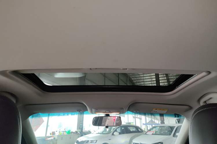 Used Chevrolet Monza 2022 320 Automatic Enjoyment Sunroof Version Headliner