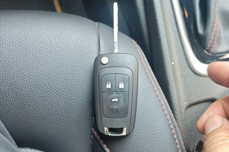 Used Chevrolet Monza 2022 Light Hybrid RS 330T Automatic Comfort Edition Interior 1